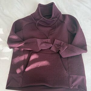 Athleta Burgundy Quilted Cowl Neck Pullover Sweatshirt Women’s Medium